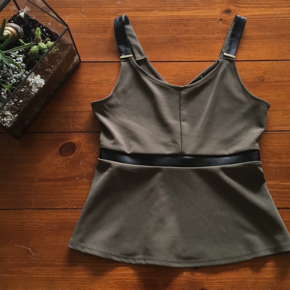 Dynamite Top, Size Small - Picture 1 of 4